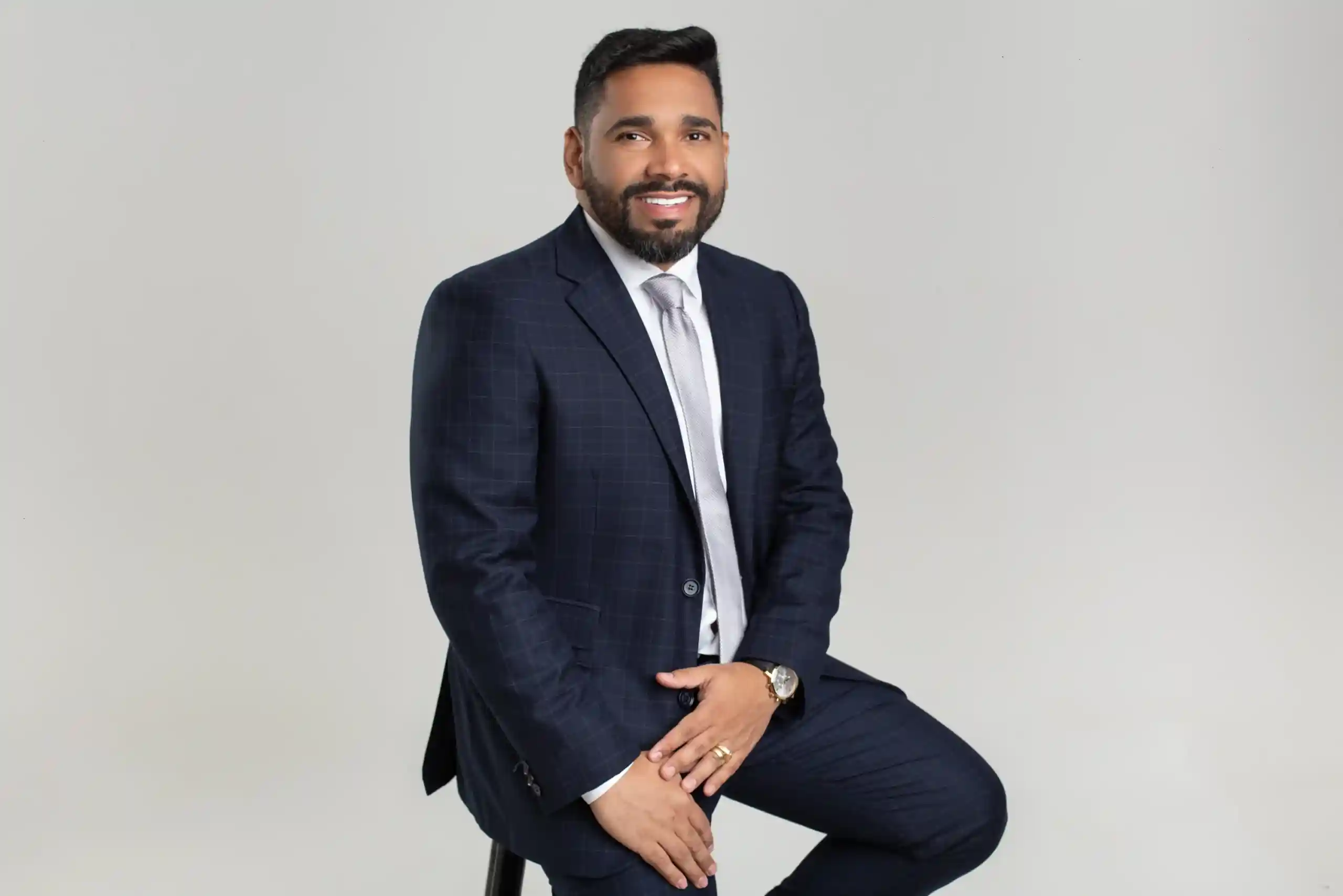 Equipe jurídica analisando extrato de FGTS