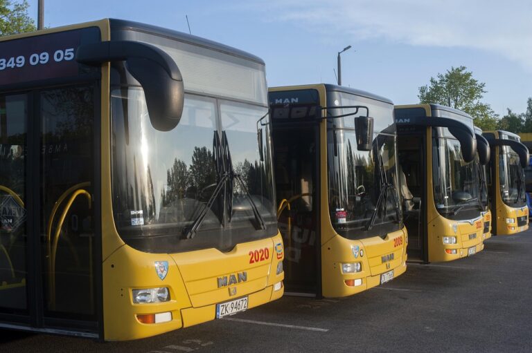 Garagem de ônibus (foto ilustrativa)